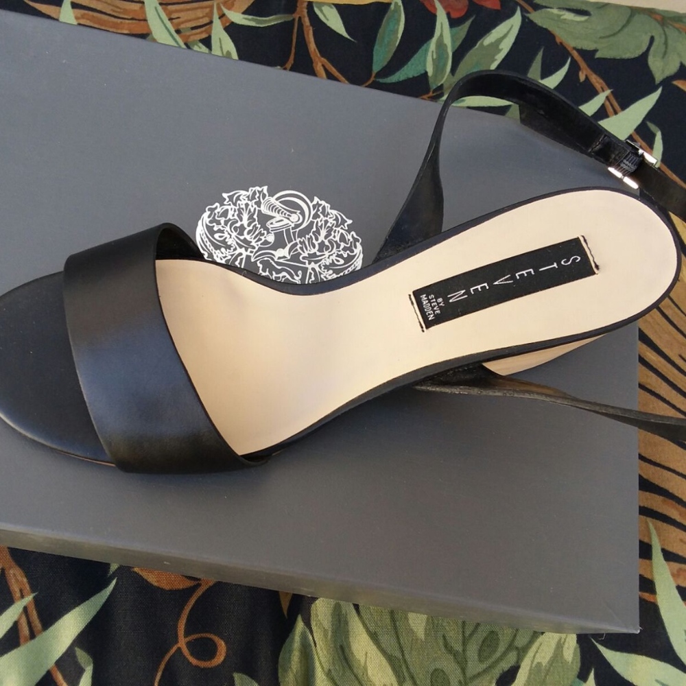 Steven Madden black leather ankle strap sandals